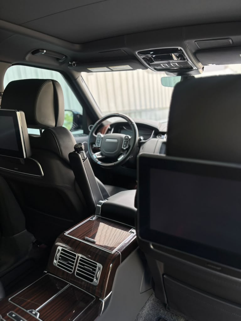 Range Rover rear cabin after interior detail