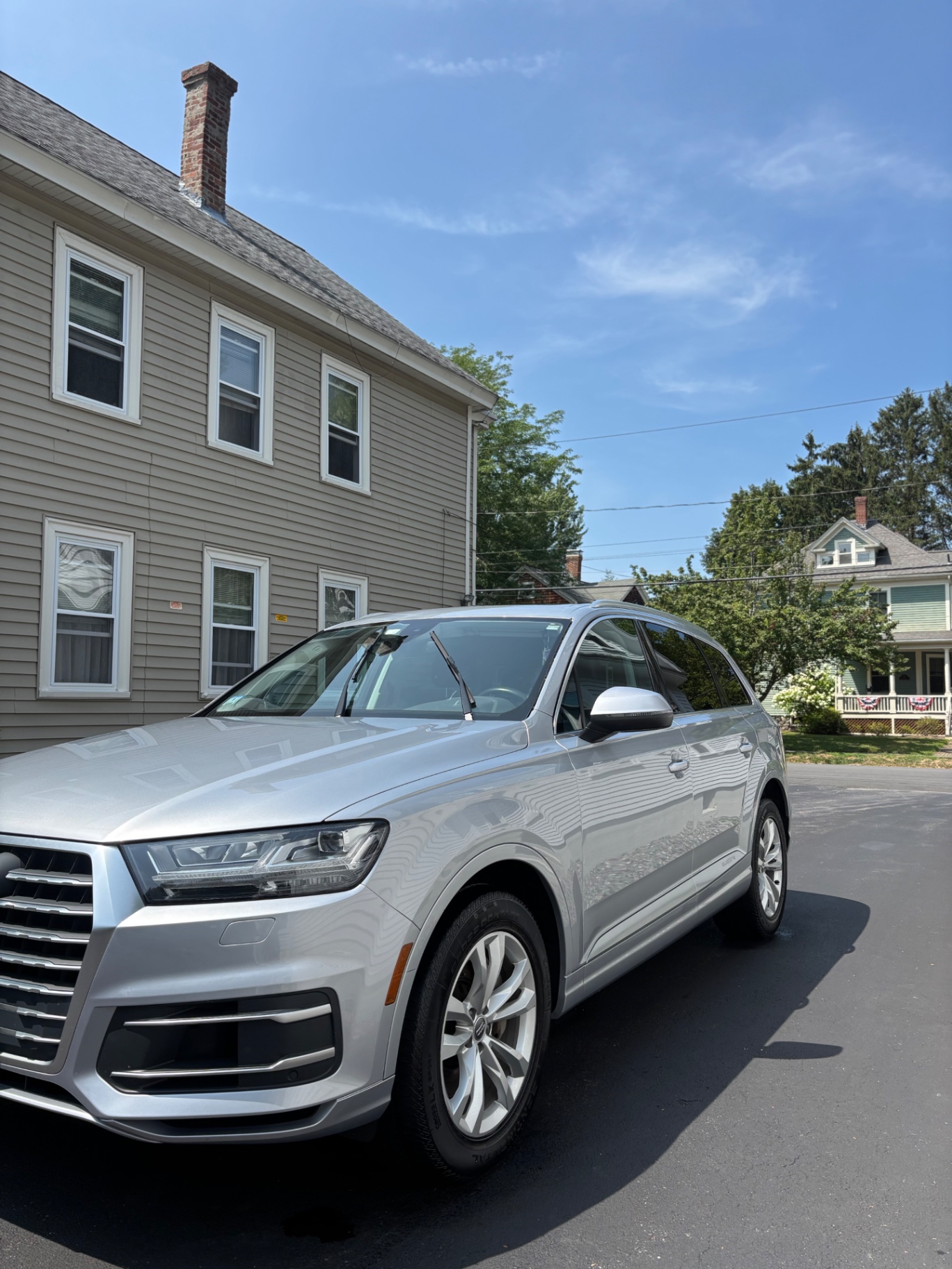Silver Audi Q7 after exterior detail